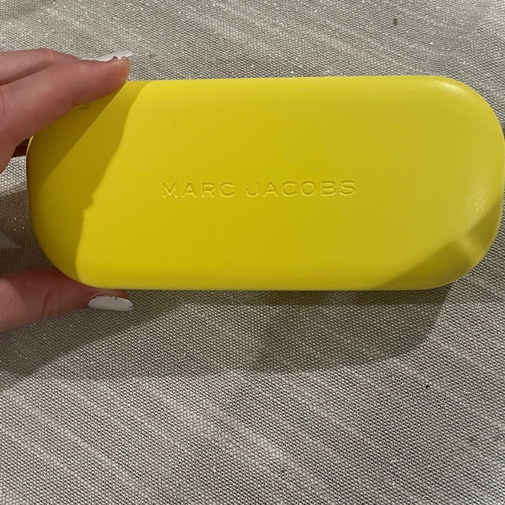 6002. Marc Jacobs Tan Sunglasses - Picture 5 of 10